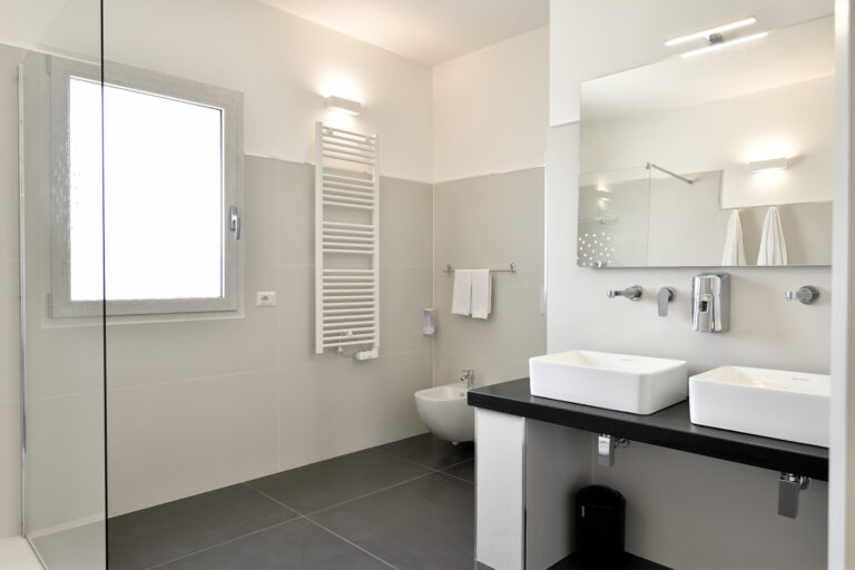 Bagno SUITE Rocce Rosse (2)