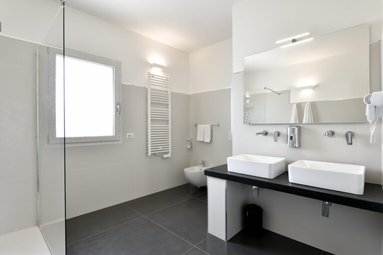 Bagno SUITE Rocce Rosse (3)